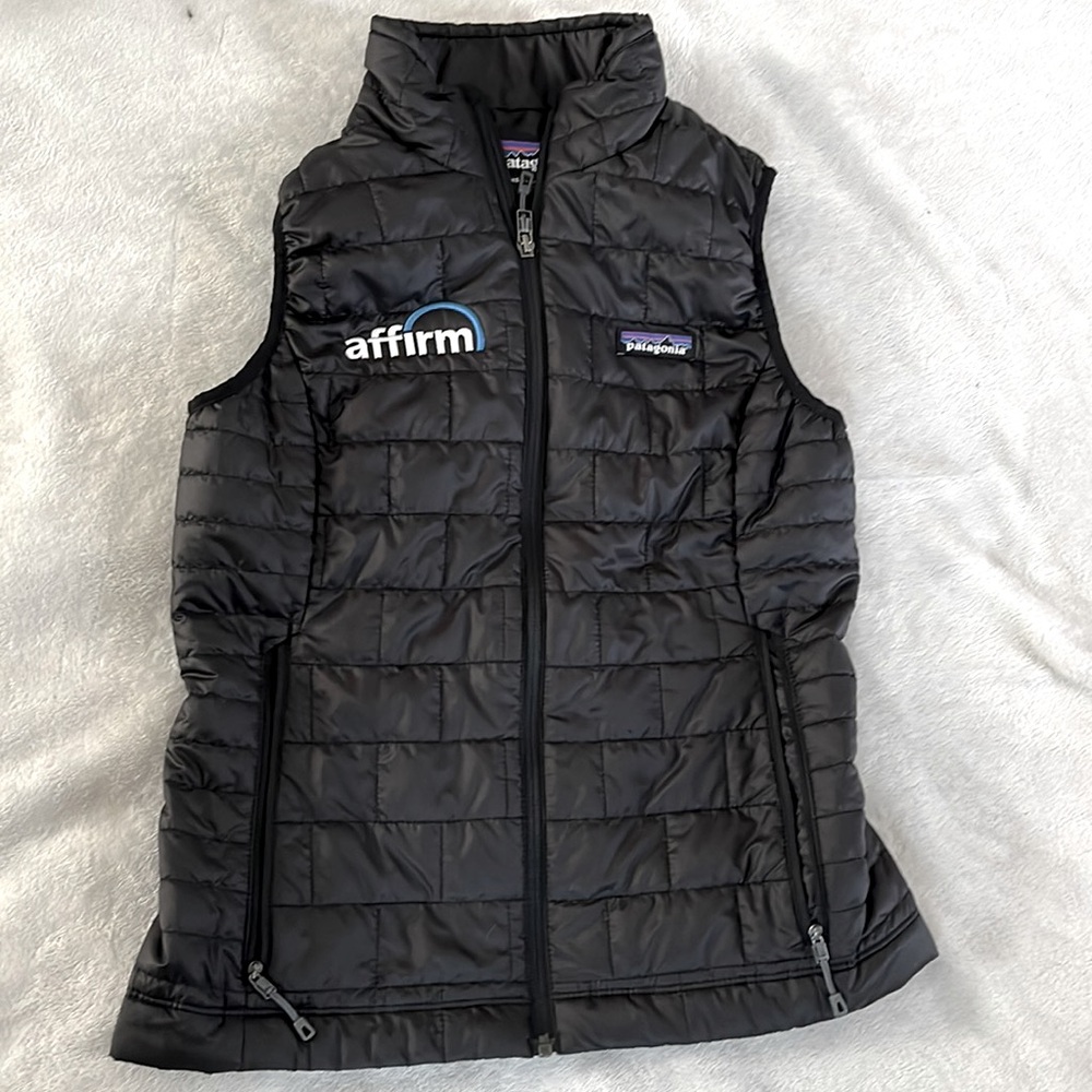 Patagonia puffer vest. Size Xs ( would fit S)